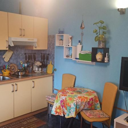Apartmani Zute Račišće Rum bild