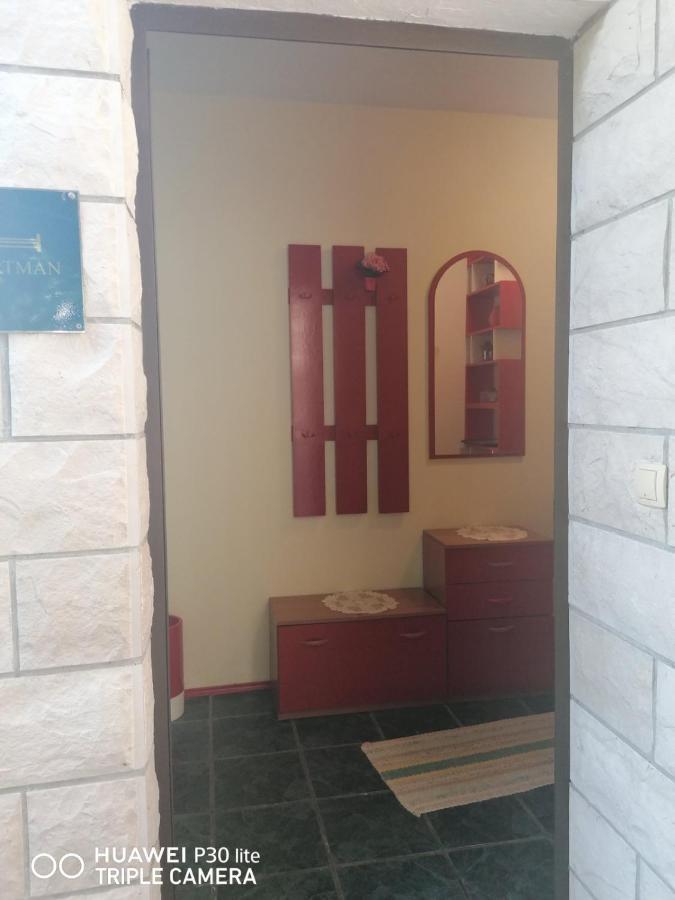 Apartmani Zute Račišće Exteriör bild